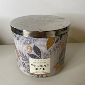 Bath & Body Works Welcome Home Candle Leaves Autumn- Silver and Gold Accents
